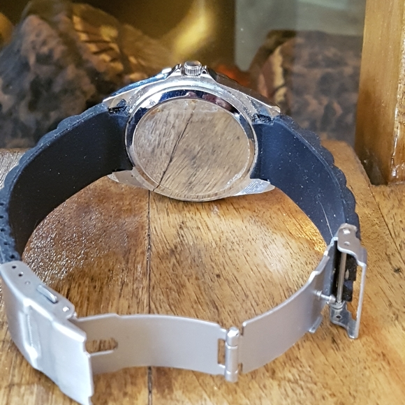 NWOT Old Stock Bling Large Face Wrist Watch. - Picture 6 of 7